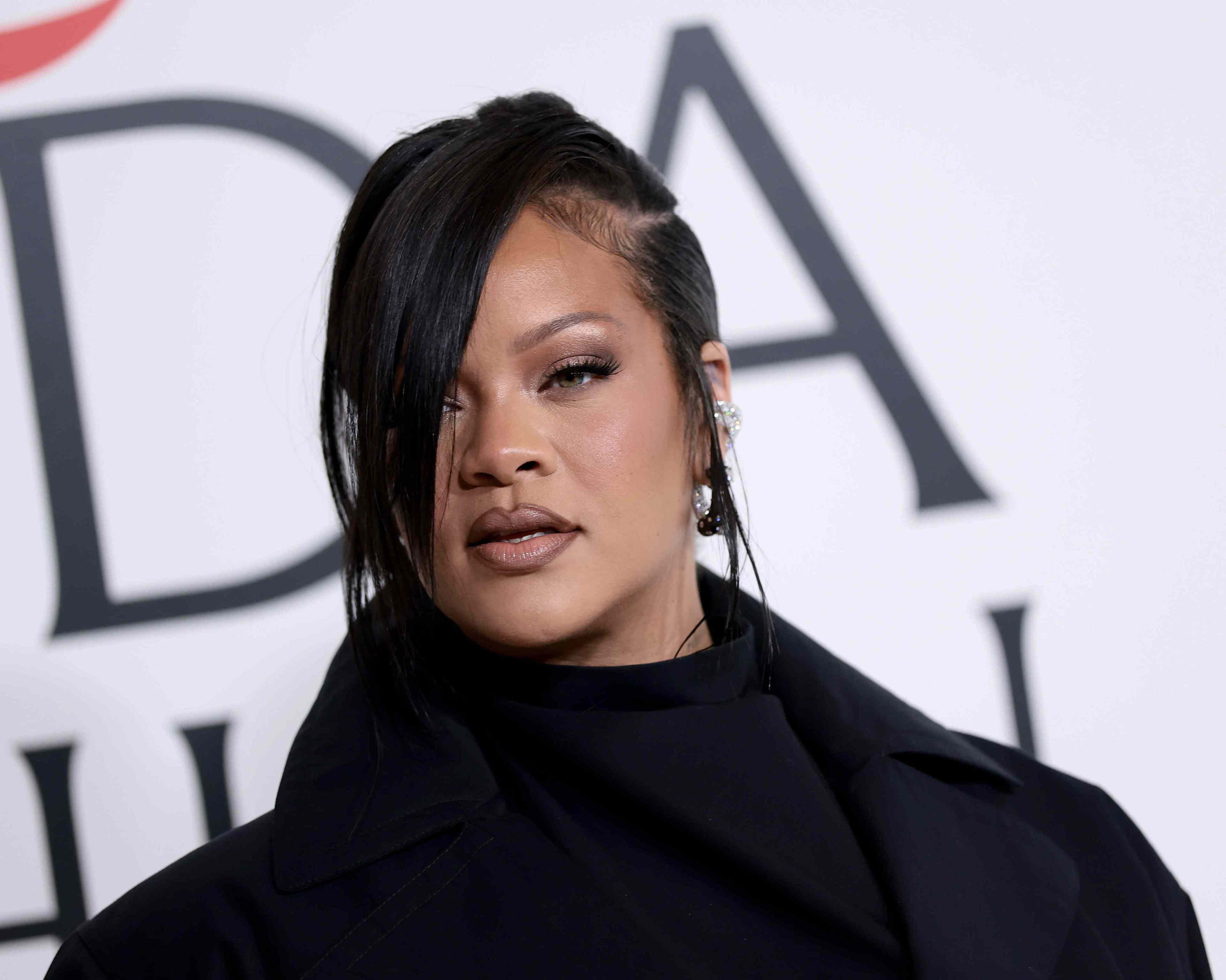 Rihanna Shares Rare Throwback Photo of Sons RZA and Riot During ...