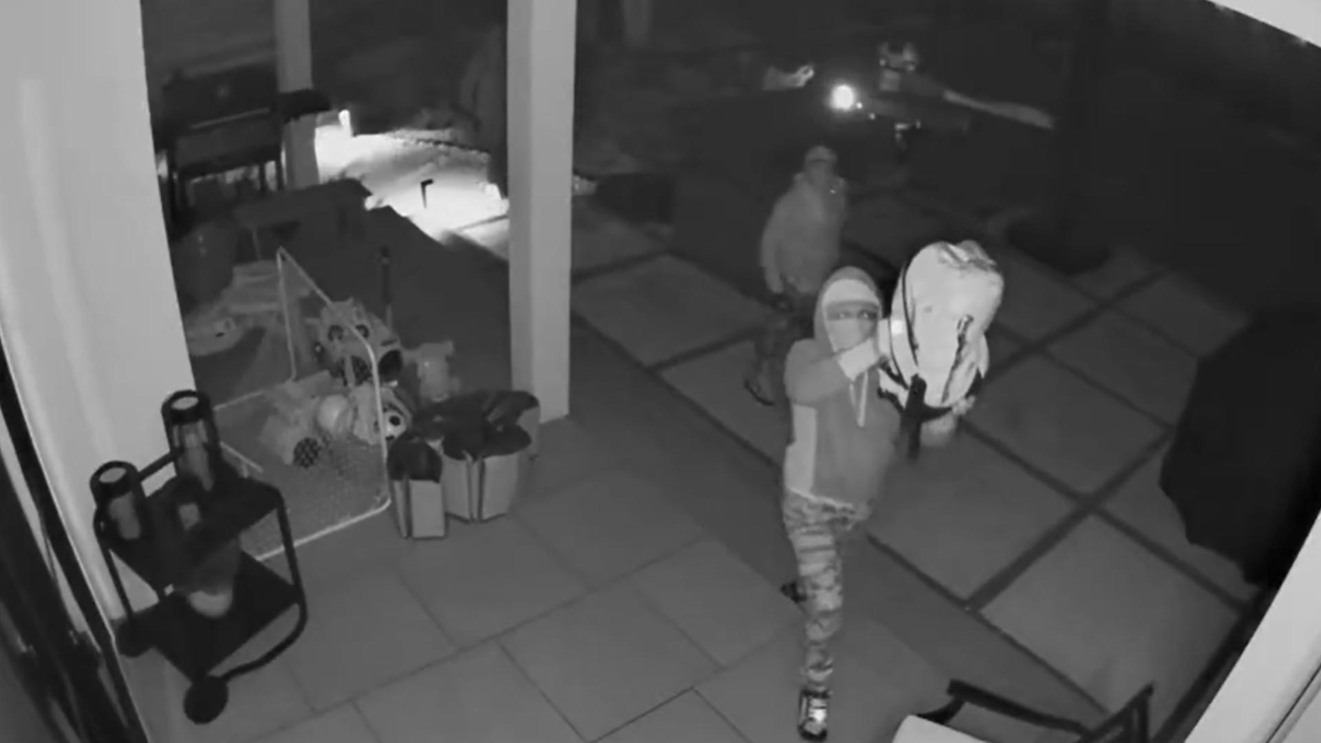 Bellaire burglars caught on camera using WiFi jammer to dodge surveillance