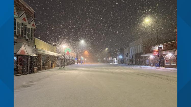 Lake effect snow blankets lakeshore counties as residents and anglers ...