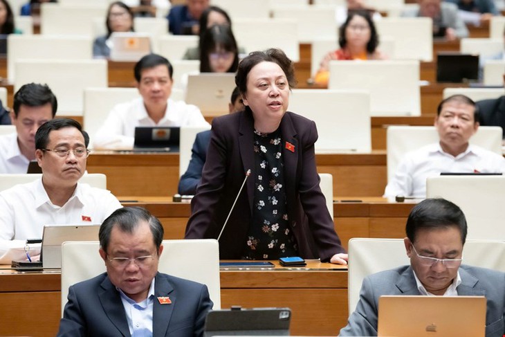 Đại biểu Quốc hội: Trước khi miễn viện phí, cần giải quyết việc thiếu thuốc, thanh toán bảo hiểm