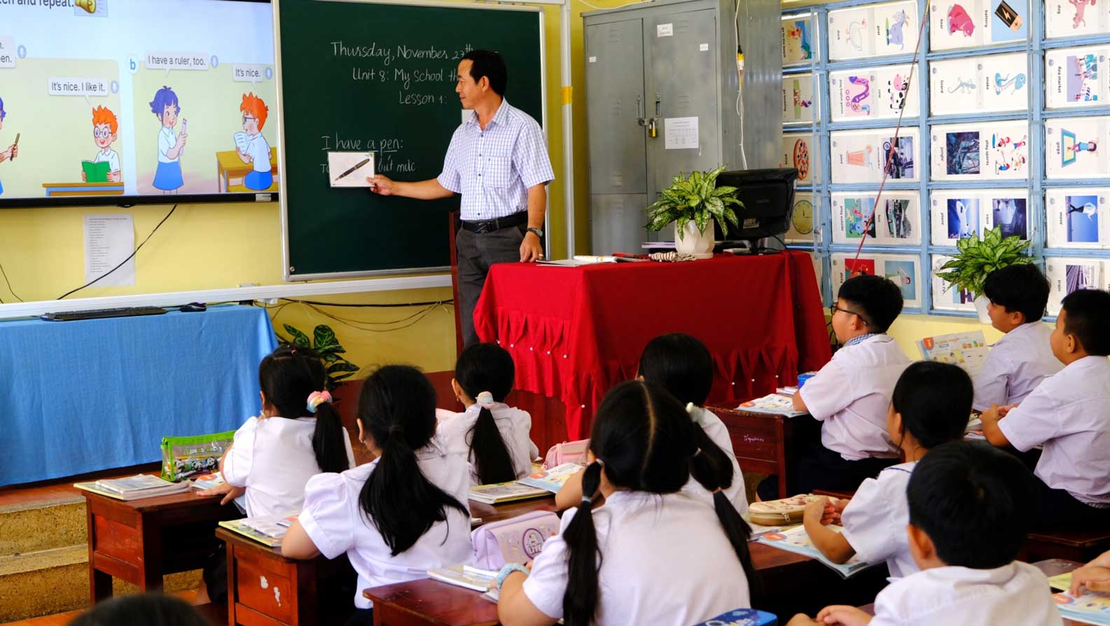 Dạy tiếng Anh từ lớp 1, trường học ở Cần Thơ “khát” phòng chức năng