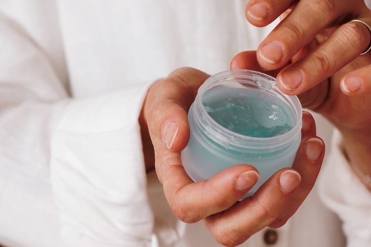 Waspadai Kosmetik Ilegal yang Mengandung Bahan Berbahaya dan Merusak Kulit Permanen