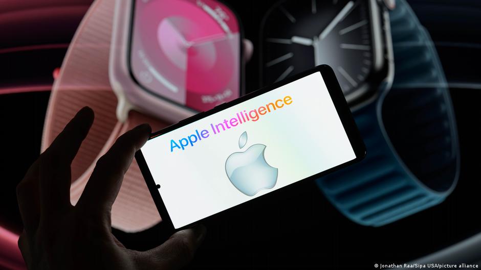 Apple names new AI chief amid pressure to catch up