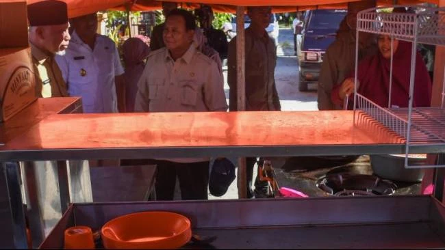 Kemensos Bangun 30 Dapur Umum, Sediakan 80 Ribu Porsi untuk Korban Banjir Sumatra-Aceh