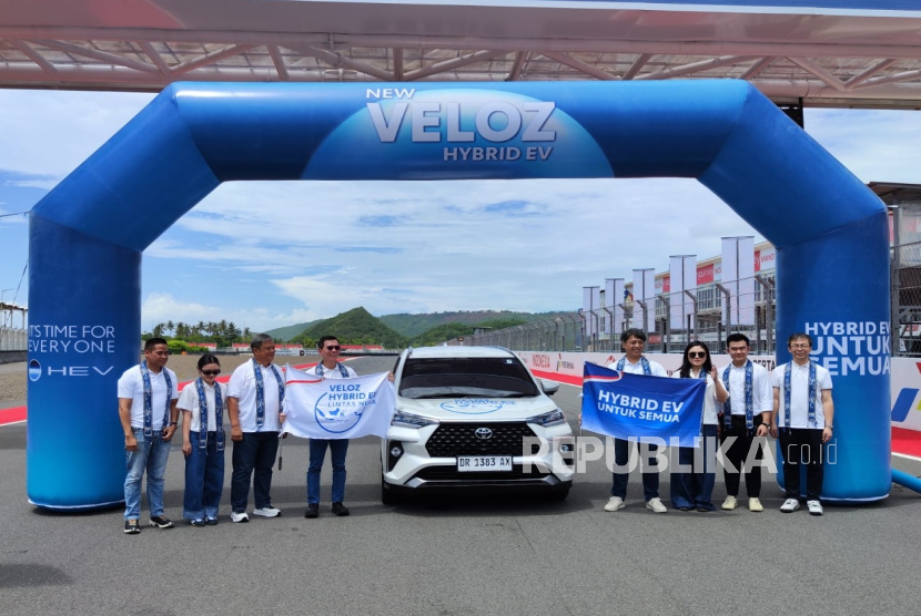 TAM Perkenalkan Veloz Hybrid EV Lintas Nusa 2025 di Mandalika