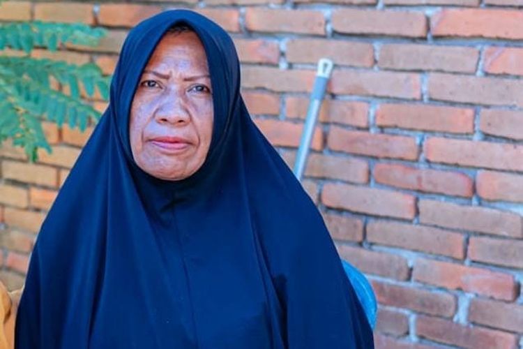 Kisah Saleha, Ibu Petani yang Berjuang Jual Sawah untuk Anak Jadi TNI