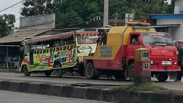 Odong-odong Kembali Alami Kecelakaan, Kali Ini Kecelakaan Beruntun di Pantura, Seruduk Konter HP
