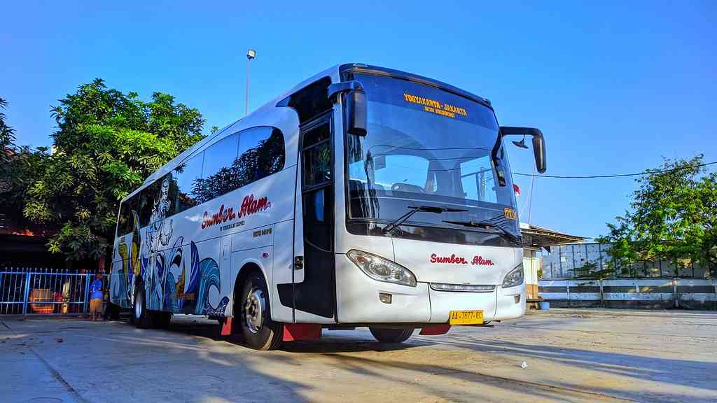 Misteri Bus Malam di Jalur Tol