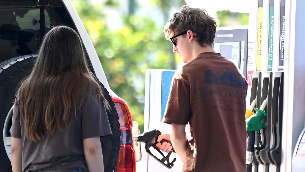 Petrol prices set to plunge for Christmas