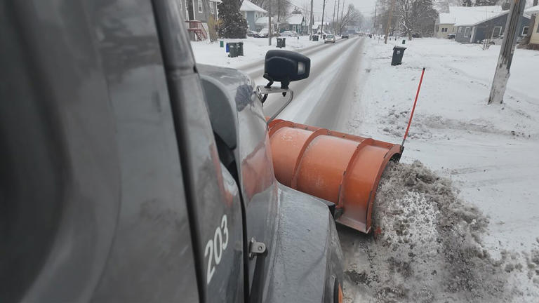 Iowa City snowplow crews work to keep streets clear as winter weather ...