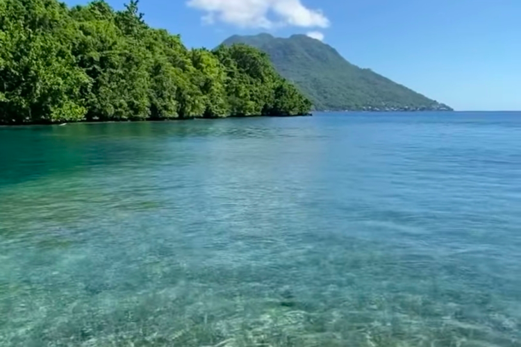 Wajib Dikunjungi! 7 Pantai Terbaik di Ternate dengan Air yang Jernih