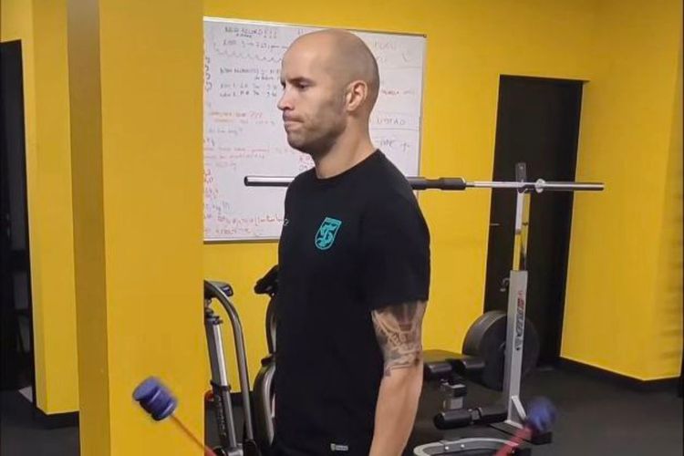 Operasi Mengejutkan Bintang Persebaya! Rahasia Cedera Risto Mitrevski Terungkap