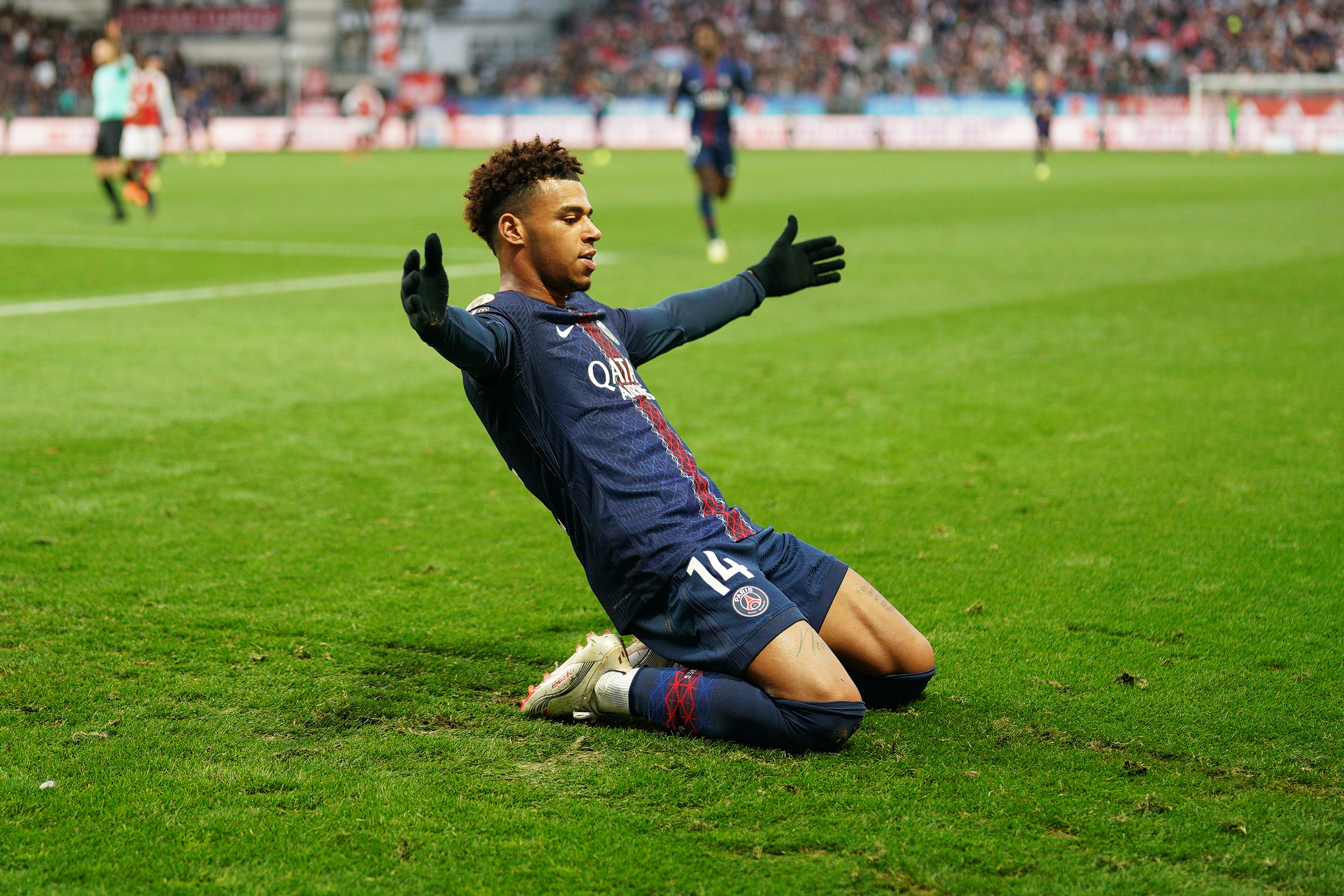 95 mille Images et Photos de Arbitre foot Libres de Droits