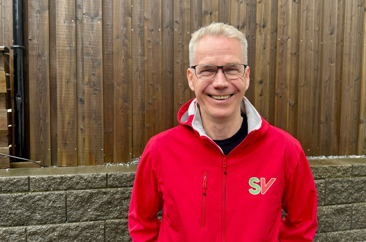 Bergstø slaktes av sine egne: – Er partilederen fredet?