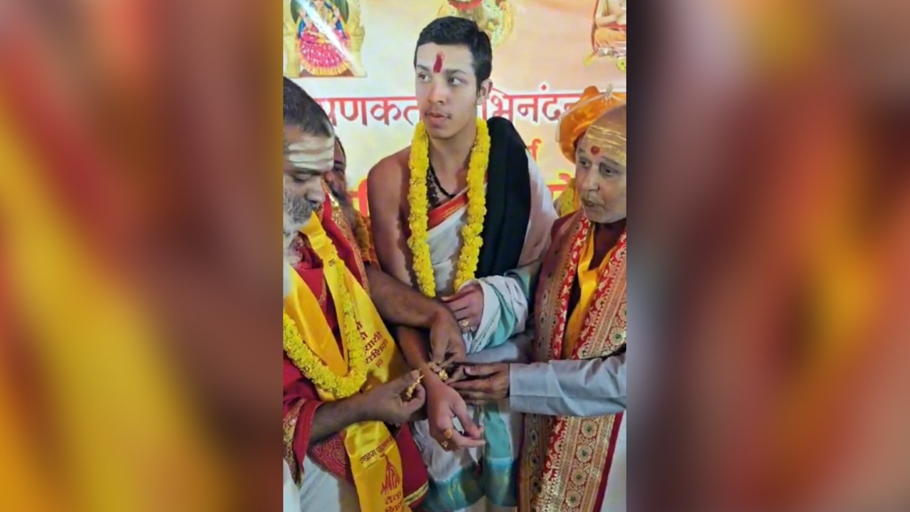 Sringeri-blessed Devavrat Rekhe felicitated, historic Vedic feat in 200 ...