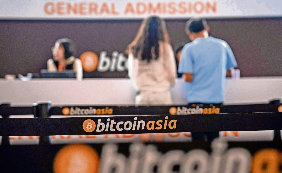 El precio del bitcoin cae debajo de 85 mil dólares