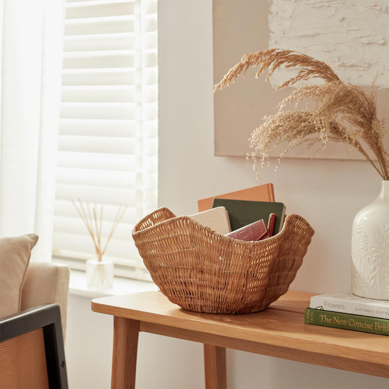 The Snowball decluttering method will clear your home in time for Christmas