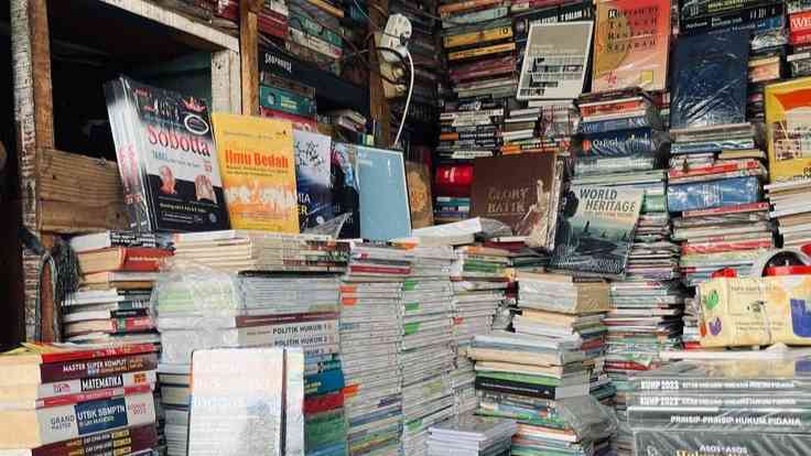 Mencari Buku Langka di Kwitang