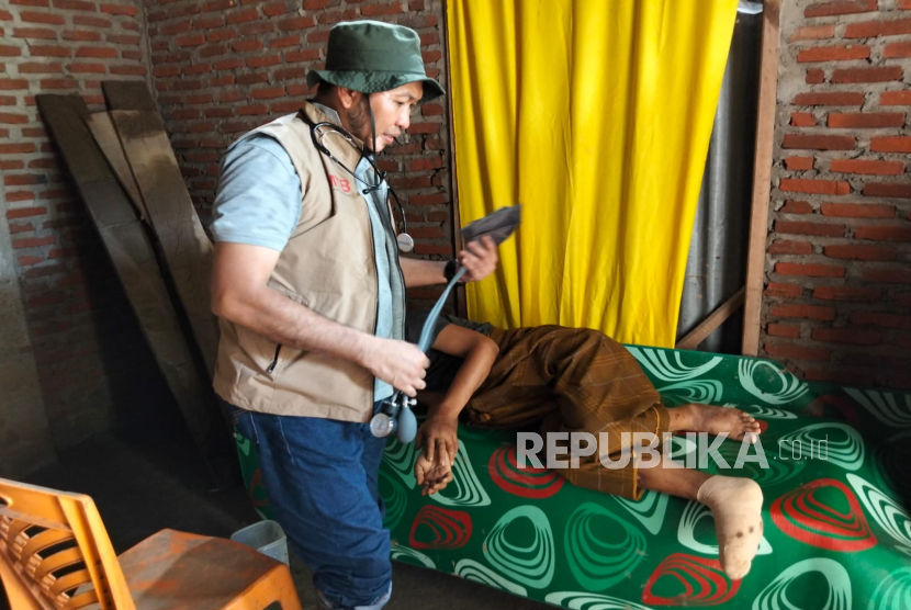 Tim Medis BSMI Selamatkan Korban Banjir Aceh