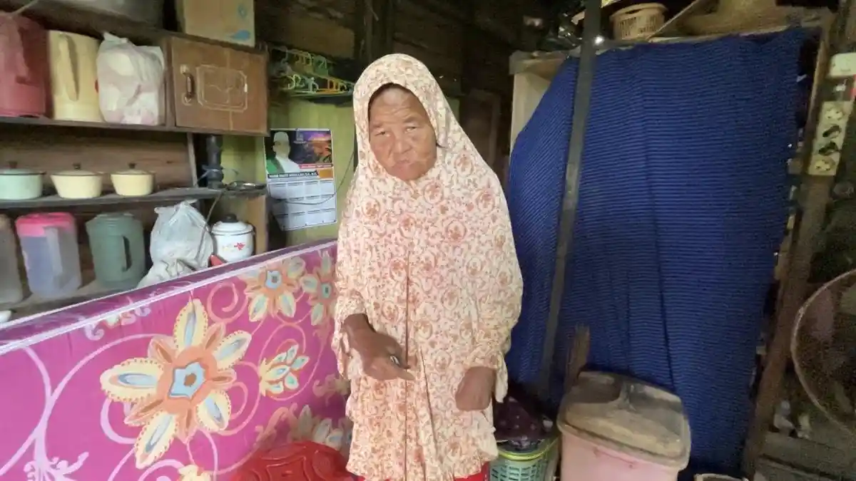 Nini Saidah Pasrah Tinggal di Rumah Lapuk, Hanya Diberi Sembako Saat Dikunjungi Bu Wawali