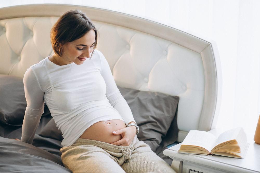 Janin Sering Menendang? Ini Penyebabnya, Menurut Penelitian