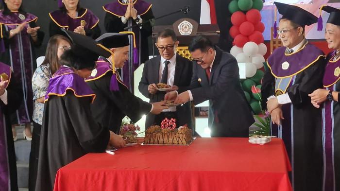 Hari Kelahiran ke-65 FEB Unsrat Manado, Ketua Panitia Joune Ganda Berbagi Kebahagiaan