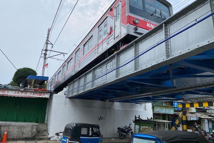 Gempa Kereta, Kehidupan yang Tak Pernah Tenang di Kampung Pinangsia