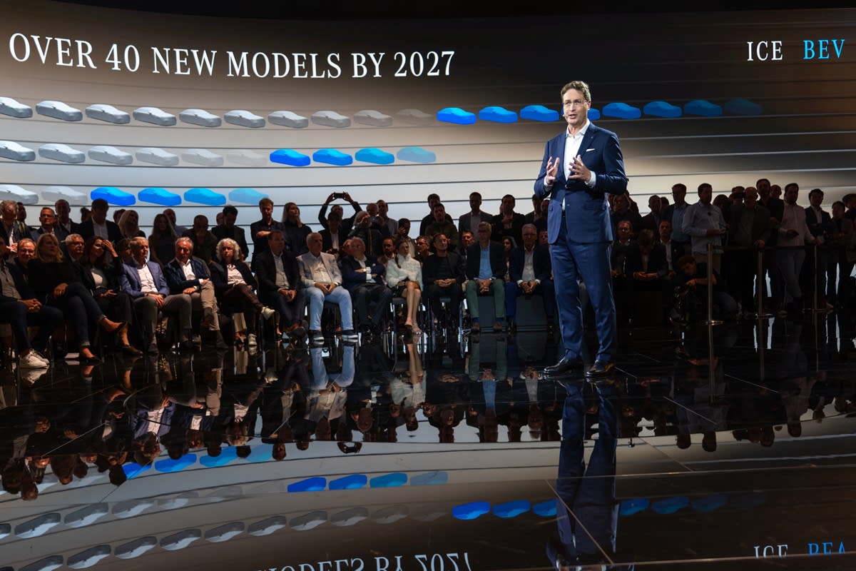 400,000 U.S. Sales or Bust—Mercedes-Benz Is Pulling Out Every Weapon ...