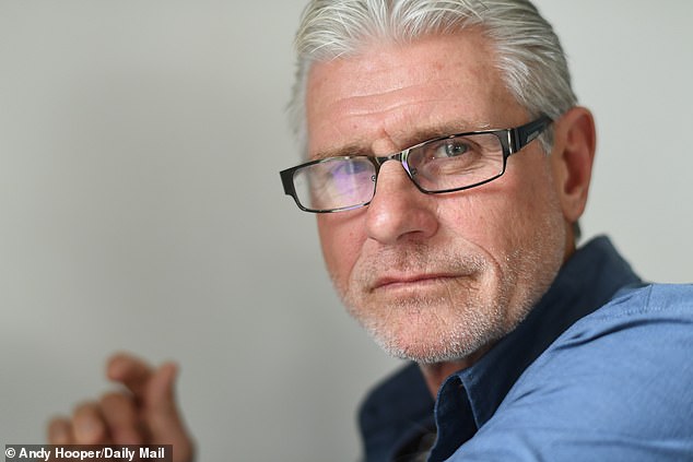 Robin Smith dead at 62: Former team-mate breaks down in tears on radio ...
