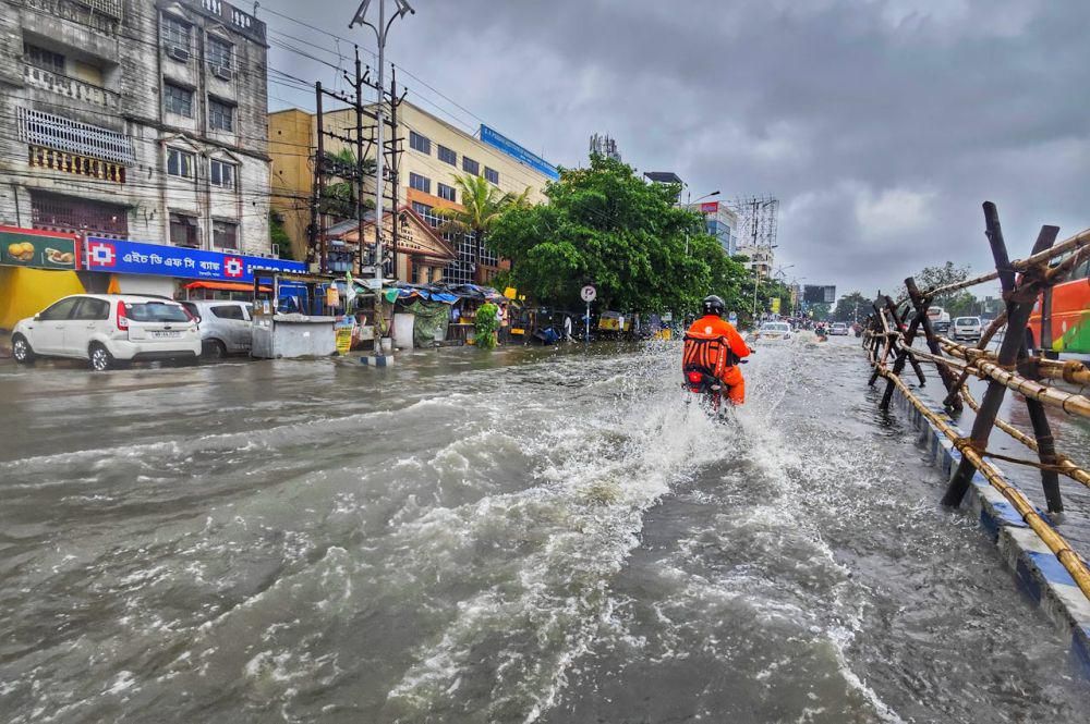Mengapa Air Banjir Bisa Masuk ke Bak Oli Motor?
