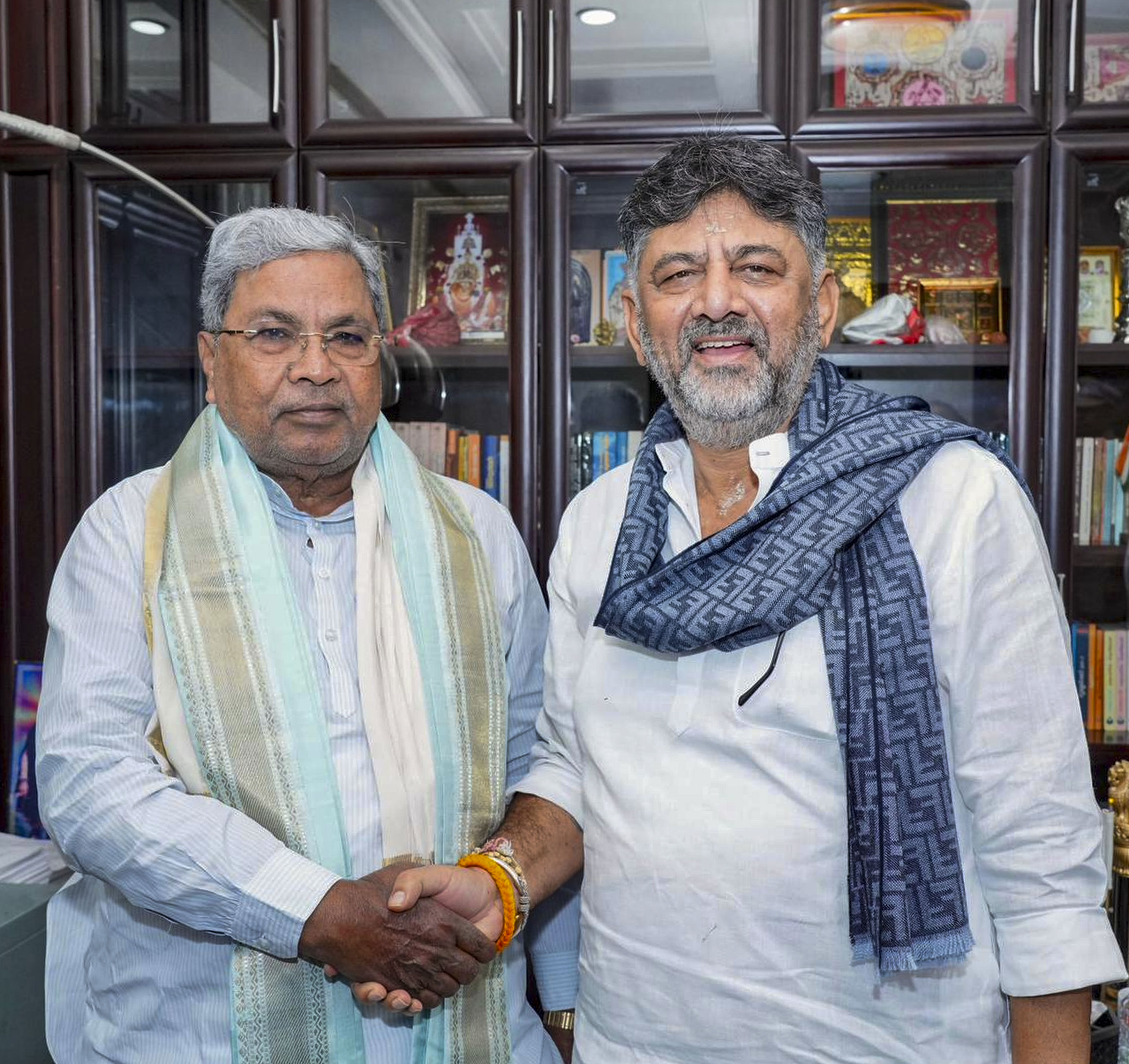 Karnataka Congress Leaders Eye Cabinet Expansion Following Delhi Talks