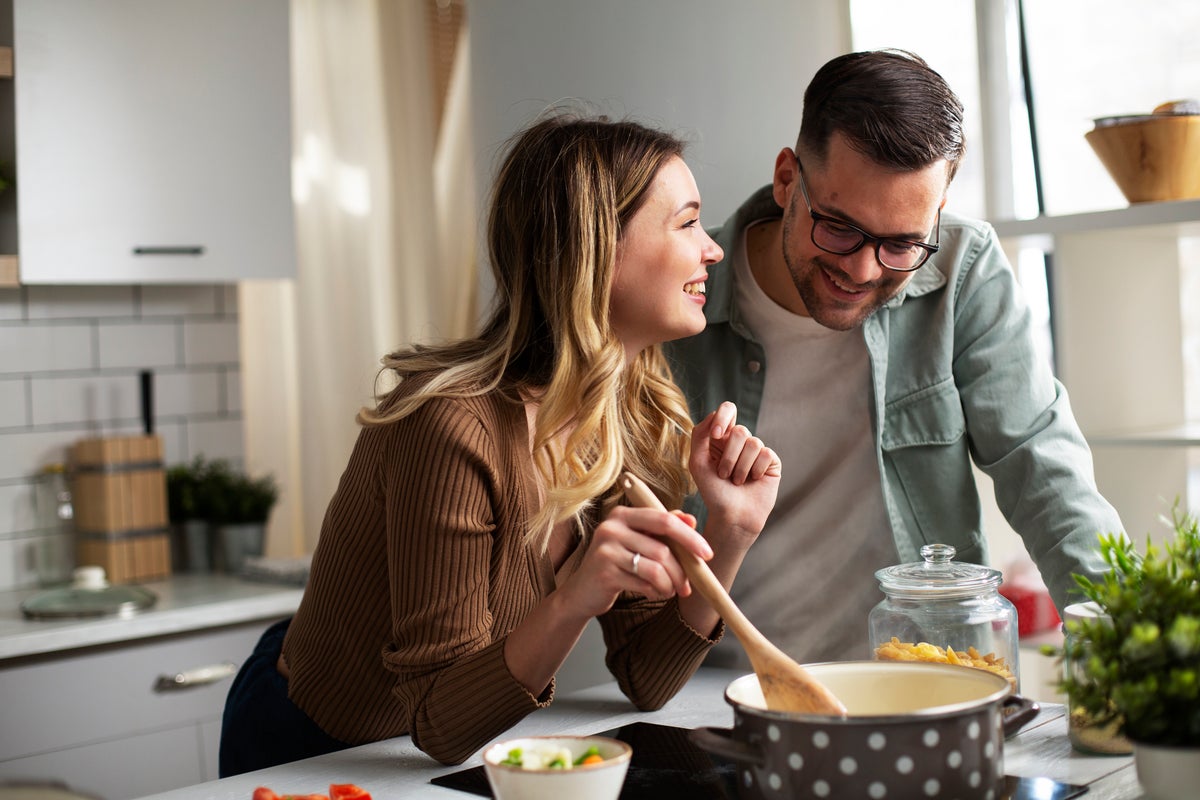 Intelligent men make better boyfriends, study finds