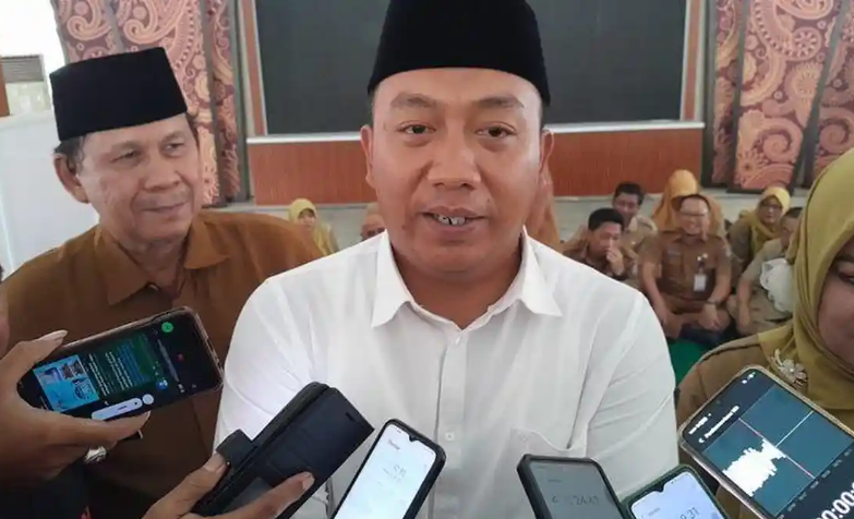 Profil Bupati Situbondo yang Jatuh ke Jurang 4 Meter