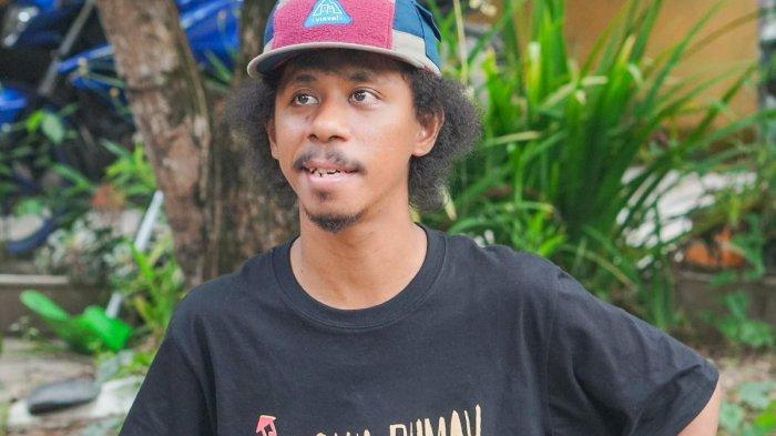Mengapa Raim Laode Tidak Nyanyikan Lagu Komang di Konser: Azan Tak Ingin Tertutup