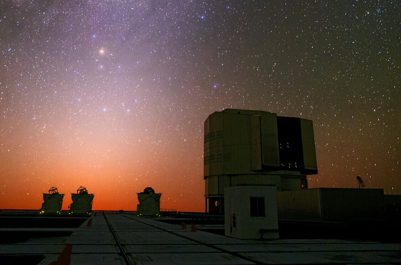 Newly discovered star opens 'laboratory' for solving cosmic dust mystery