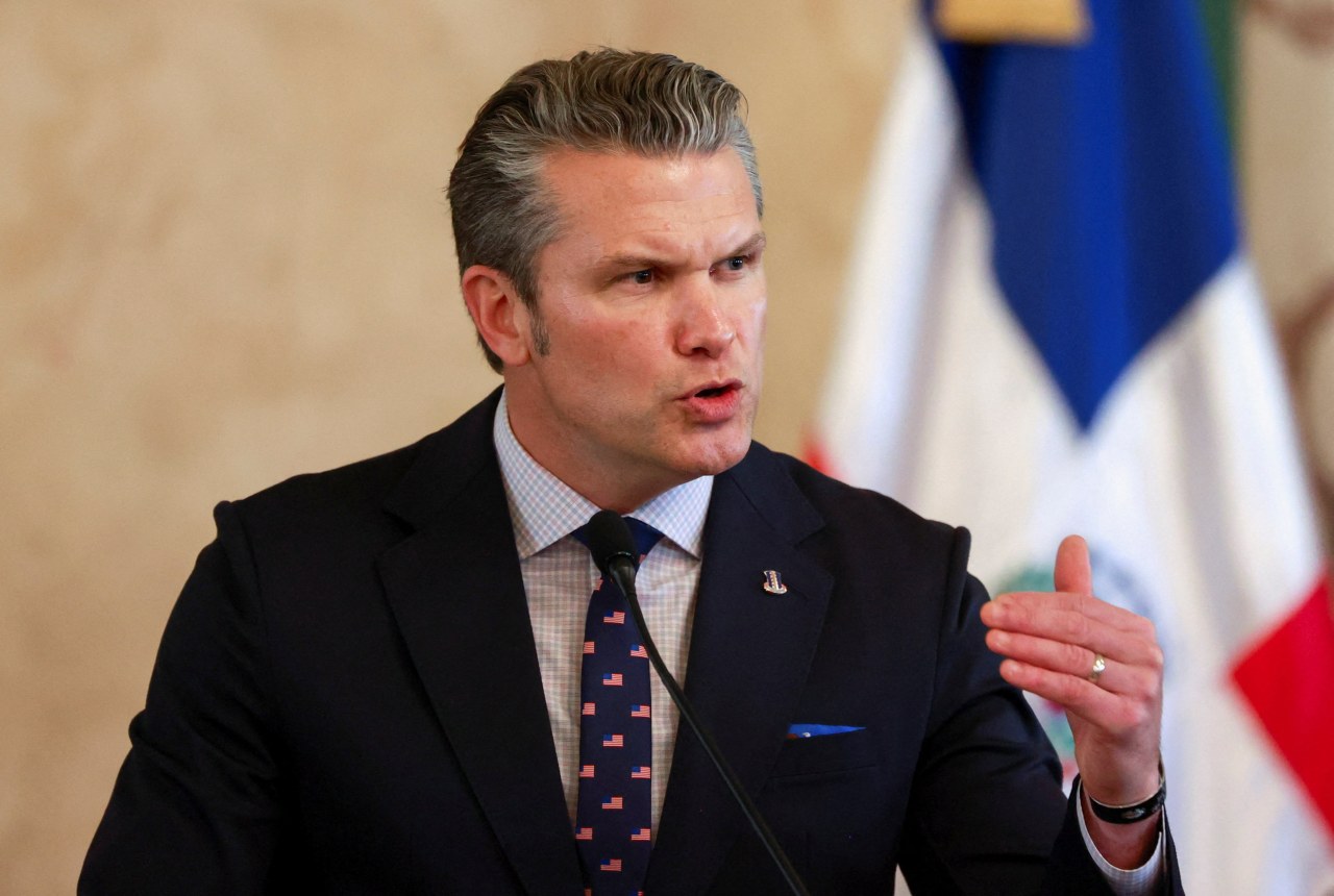 Hegseth bajo presión por ataques de barcos en el Caribe