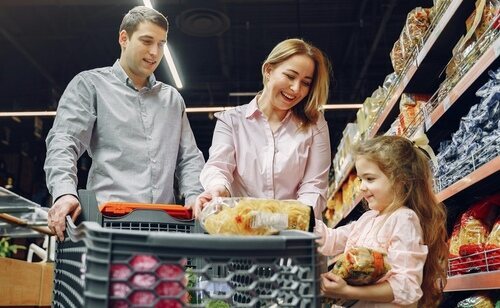 Más Madrid propone supermercados públicos para contener precios: el PSOE tumba la idea