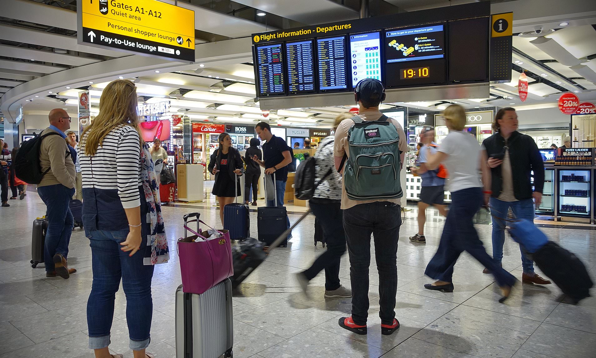 Brits warned of travel chaos as UK airports to see busiest Christmas in ...