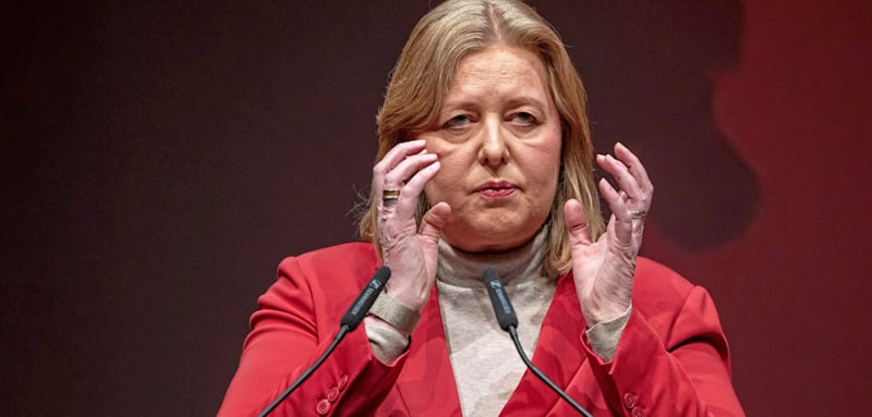 29.11.2025, Baden-Württemberg, Mannheim: Bundesarbeitsministerin und SPD Parteivorsitzende Bärbel Bas spricht am zweiten Tag des Bundeskongresses der Jungsozialisten (Jusos) in Mannheim. (zu dpa: «Juso-Kongress: Bas verteidigt Bürgergeld-Verschärfungen») Foto: Harald Tittel/dpa +++ dpa-Bildfunk +++