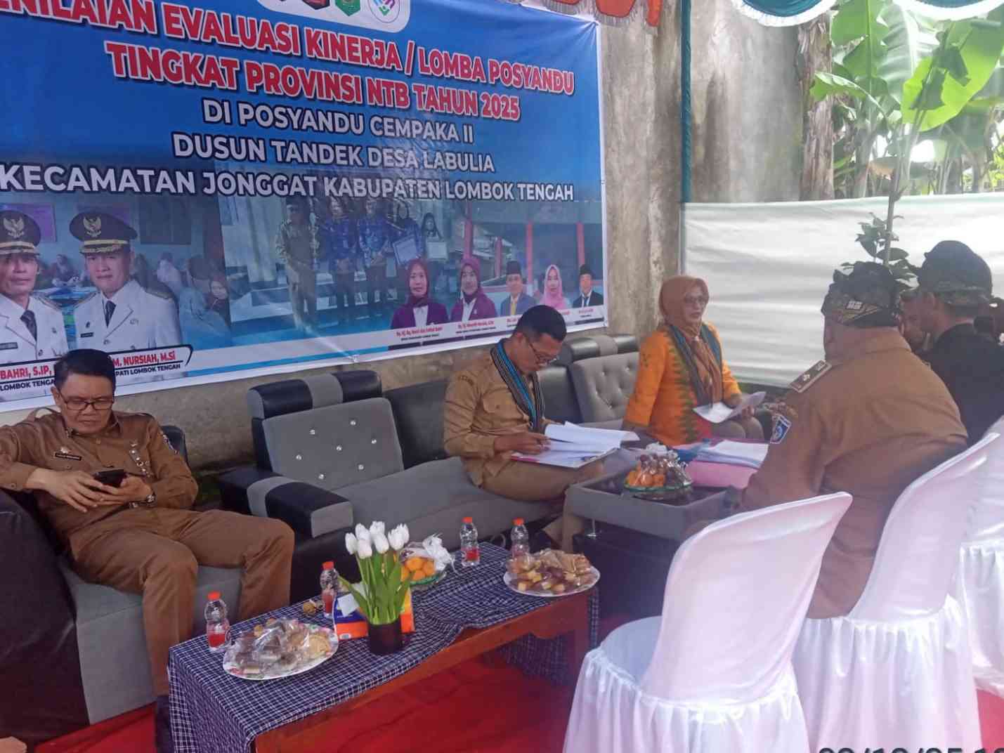 Ketika Desa di Pinggir Jalan Raya Menjadi Tempat Harapan