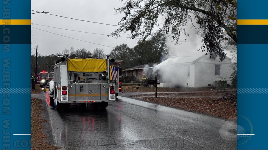 Aiken County fire crews battle house fire in Warrenville