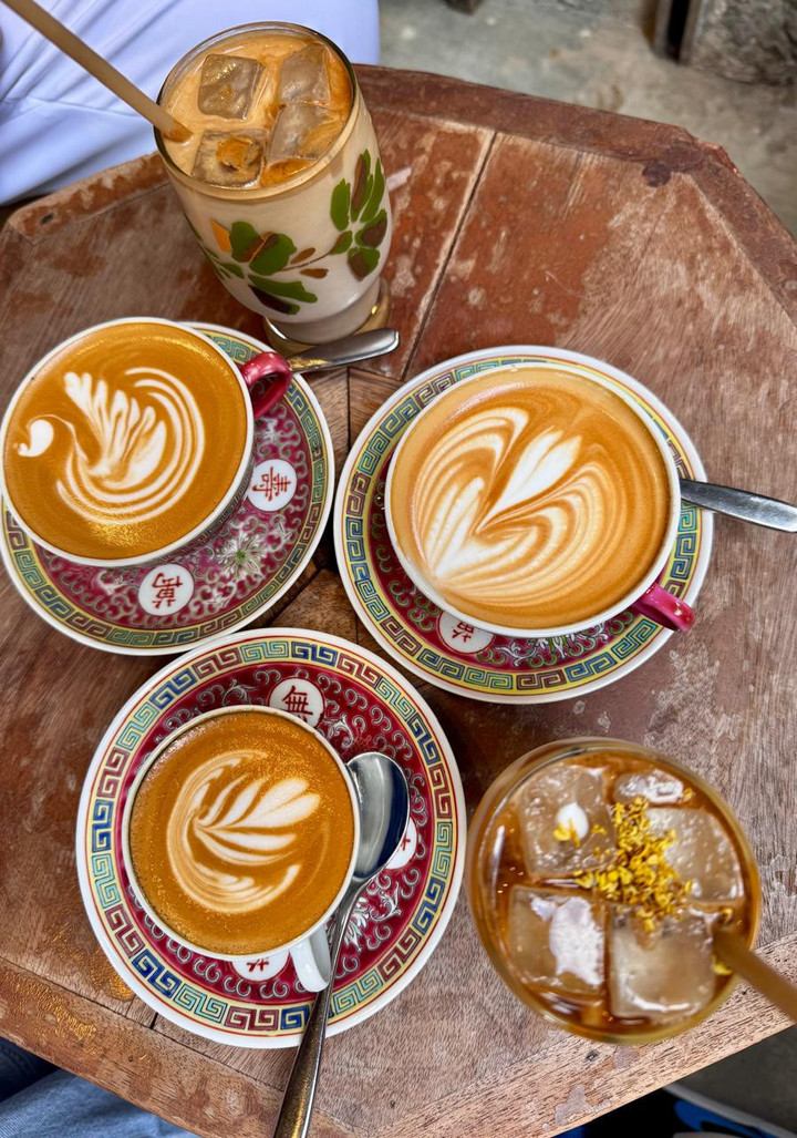 Susu Oat di Kedai Kopi: Pilihan Sehat atau Simbol Status?