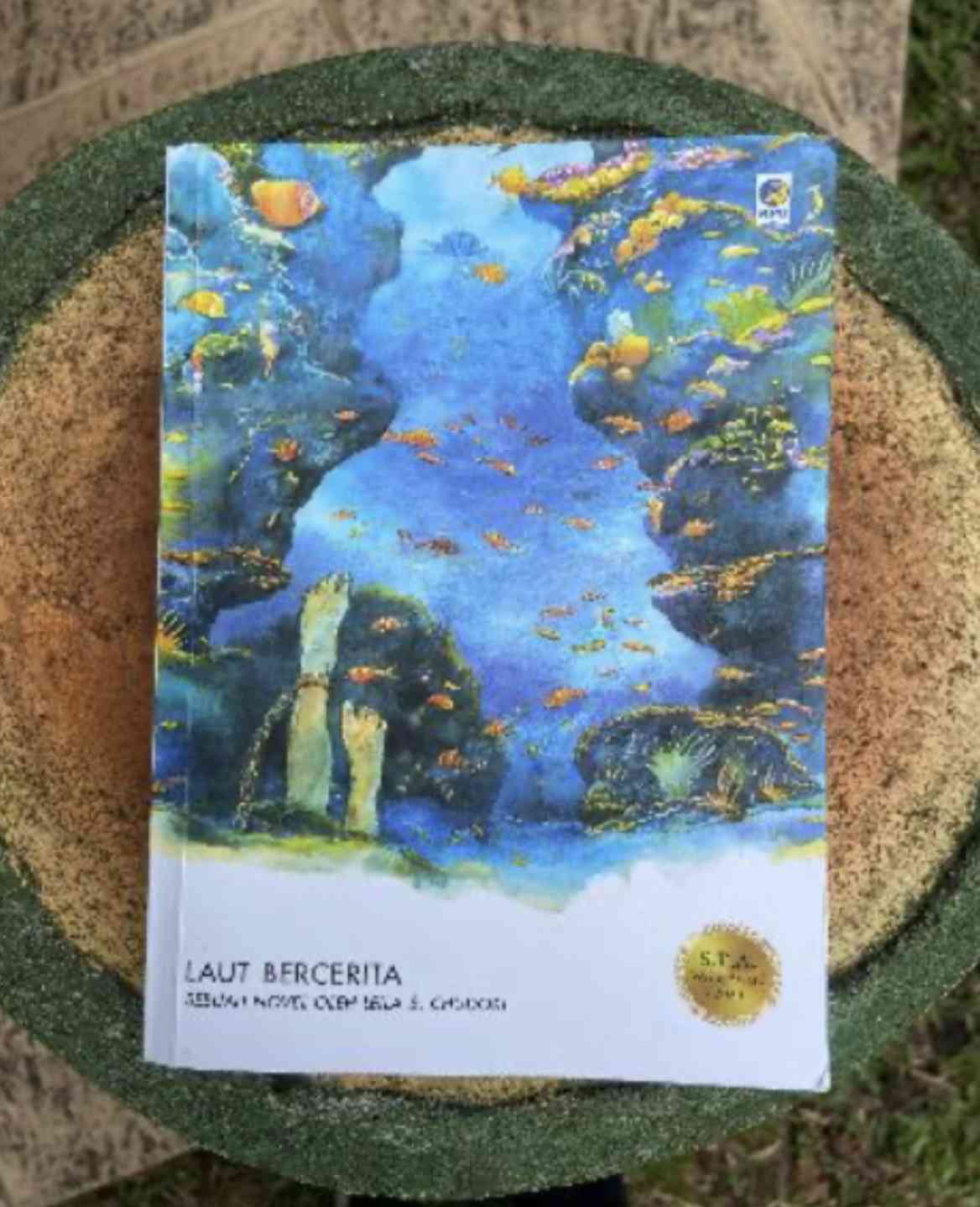 Jerit yang Tak Pernah Redup: Ulasan Laut Bercerita