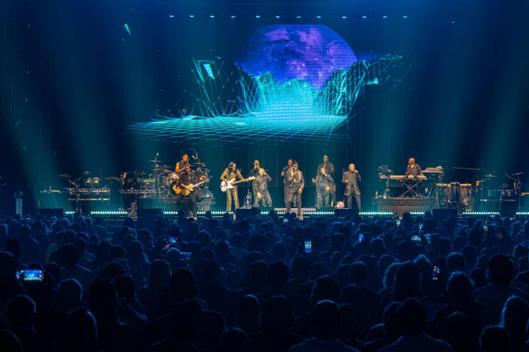 El funk nunca envejece: así lo confirmó Earth, Wind and Fire en Guadalajara