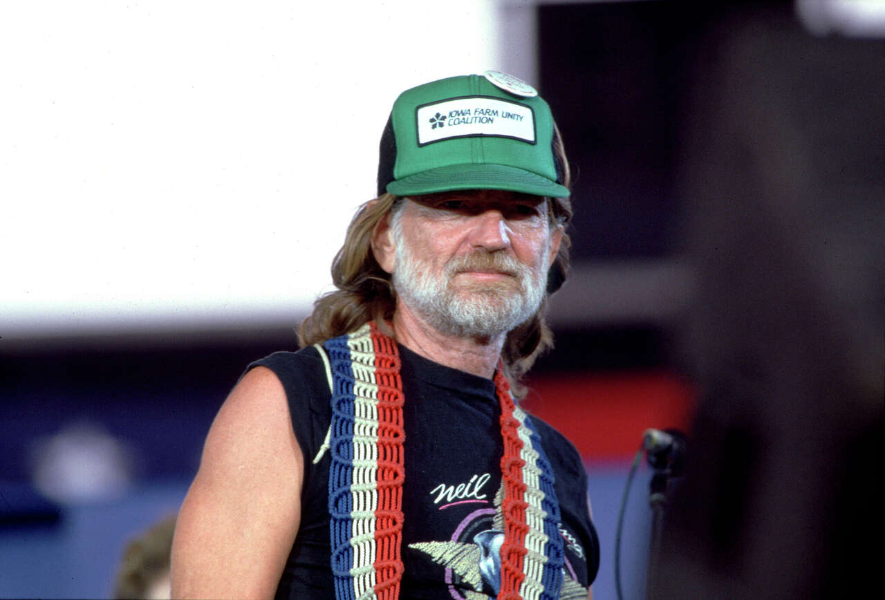 Willie Nelson has seen your AI death posts, and he's over it