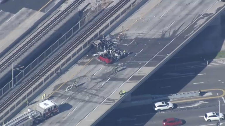 Fiery 3-car crash shuts down northbound Highway 87 in San Jose