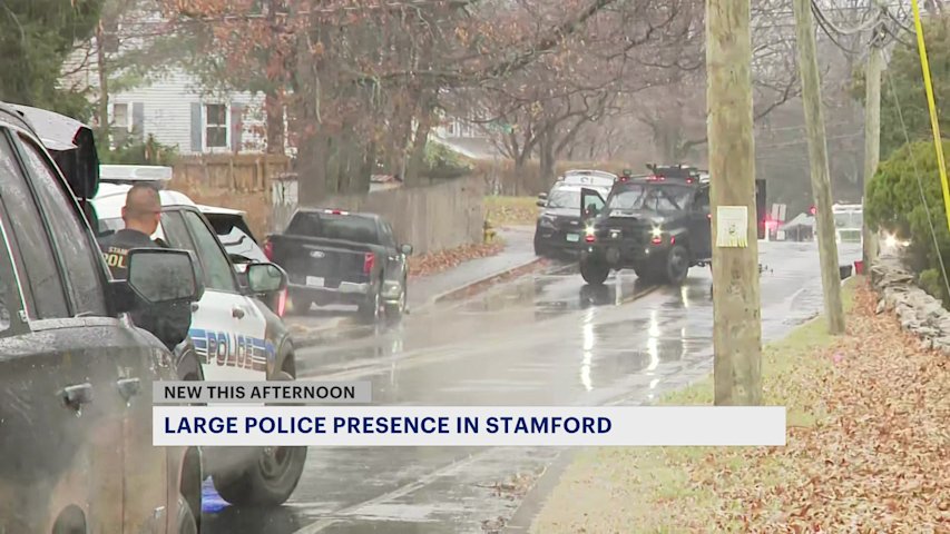 Police on scene of barricaded person in Stamford home