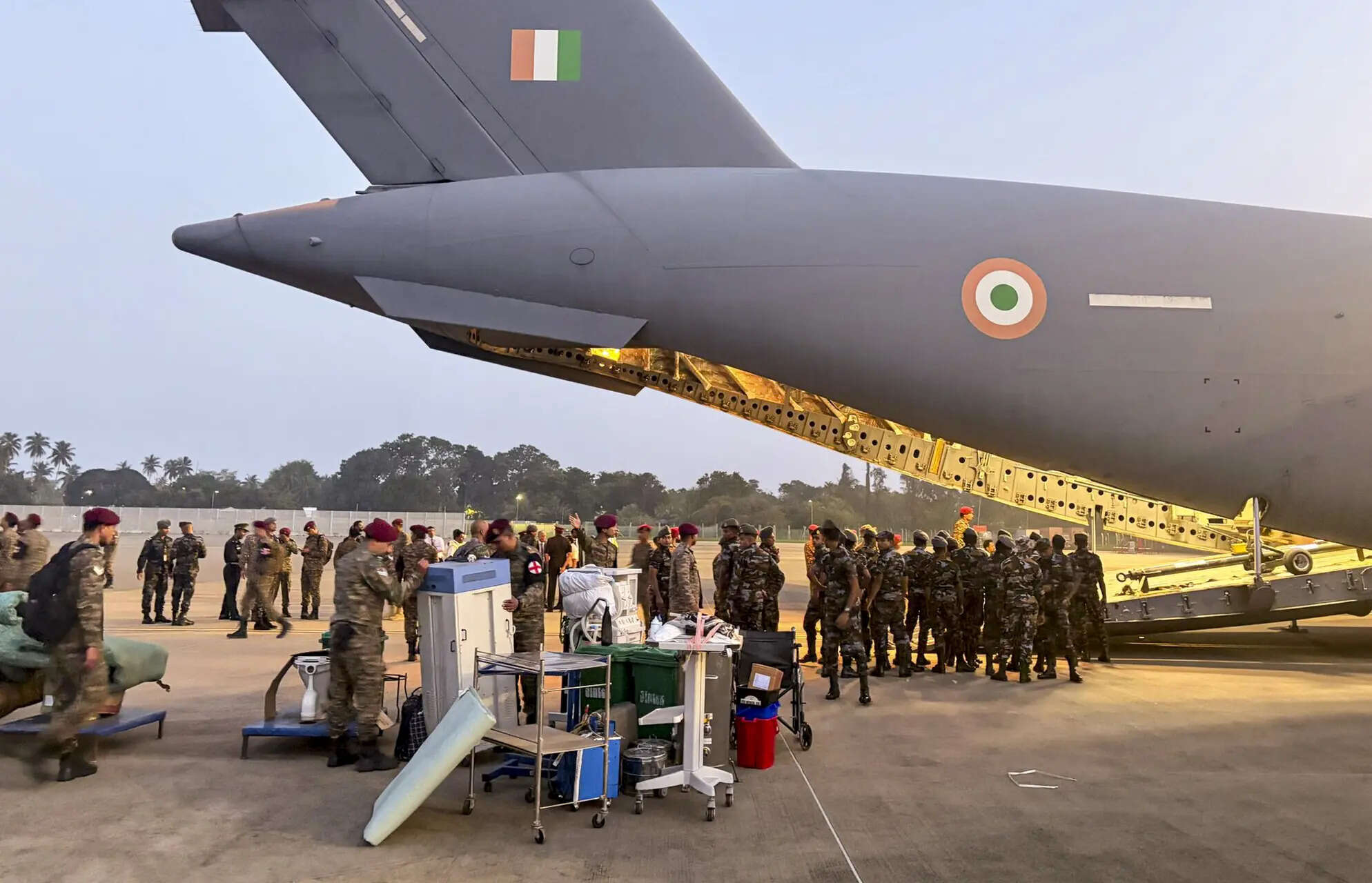 C-17 airlifts para field hospital to Colombo, Army deploys integrated ...