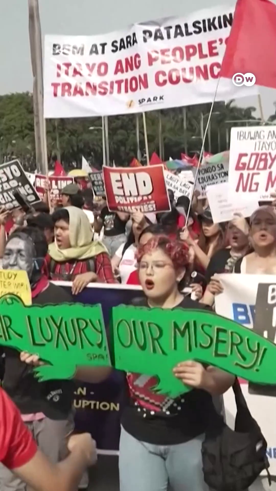 Philippines: Thousands protest corruption in flood projects