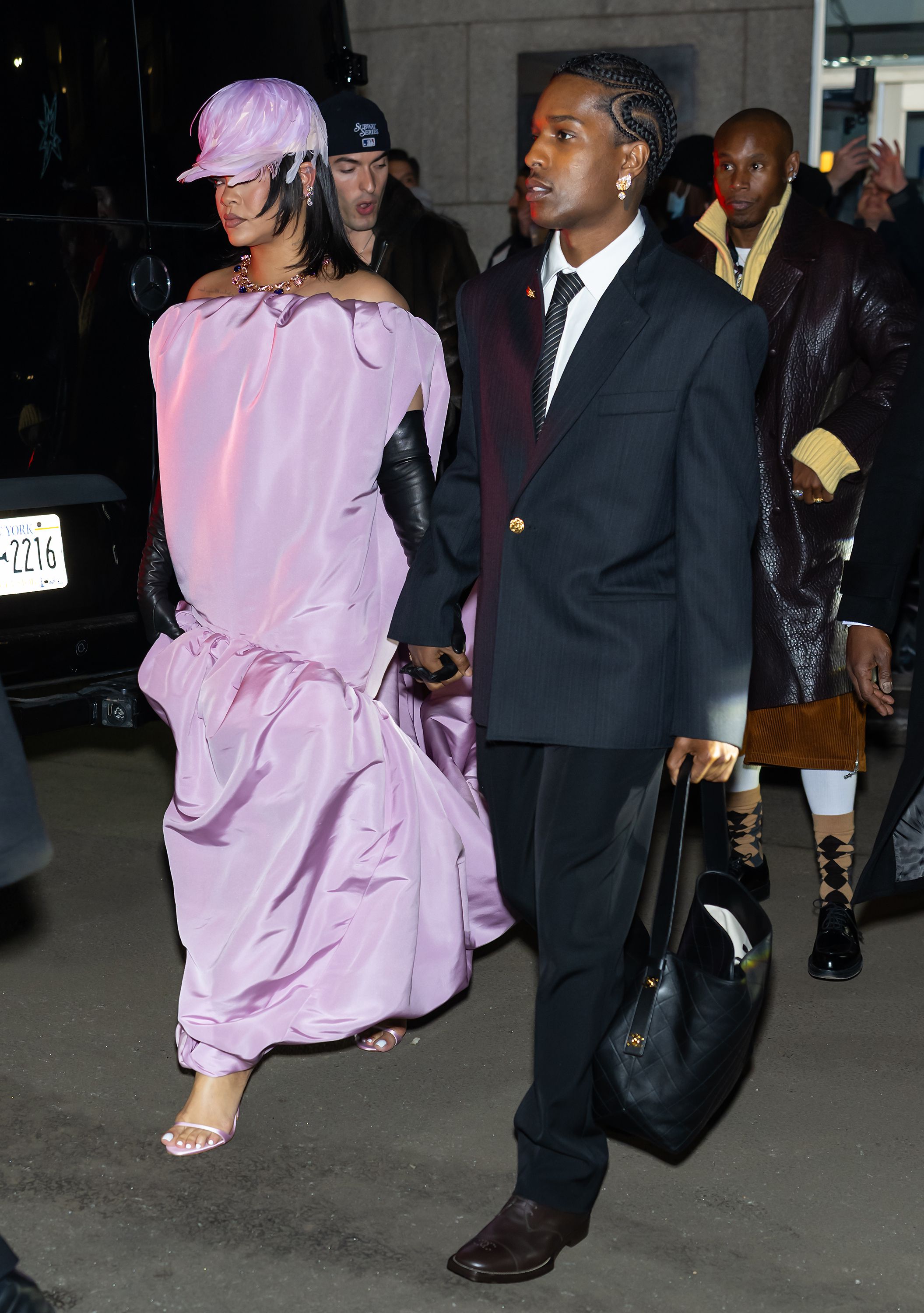 À Miami, Rihanna porte l'accessoire qui a marqué la dernière Fashion ...